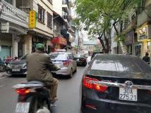 Cho thuê nhà mặt ngõ to Hoàng cầu.dt 45m2x3 tầng Cho thuê nhà mặt ngõ to Hoàng cầu.dt 45m2x3 tầng