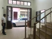 Cho thuê nhà 4 tầng, phố Cát Linh, ngõ ô tô đỗ cửa, phù hợp làm văn phòng, 15 tr/th Cho thuê nhà 4 tầng, phố Cát Linh, ngõ ô tô đỗ cửa, phù hợp làm văn phòng, 15 tr/th