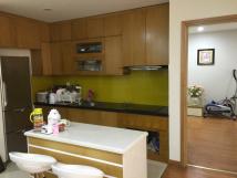 Tôi đang cần cho thuê căn hộ tại 172 Ngọc Khánh, Ba Đình. DT 115m2, 3PN, đủ đồ, giá: 15tr/th Tôi đang cần cho thuê căn hộ tại 172 Ngọc Khánh, Ba Đình. DT 115m2, 3PN, đủ đồ, giá: 15tr/th
