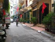 Cho thuê nhà riêng ngõ ô tô Hoàng Cầu, DT 100m2, 4 tầng Cho thuê nhà riêng ngõ ô tô Hoàng Cầu, DT 100m2, 4 tầng