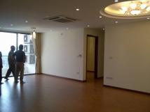 Chính chủ cho thuê CHCC Goldmark City, 136 Hồ Tùng Mậu, 110m2, 3PN sáng, đồ cơ bản, giá 12tr/th Chính chủ cho thuê CHCC Goldmark City, 136 Hồ Tùng Mậu, 110m2, 3PN sáng, đồ cơ bản, giá 12tr/th