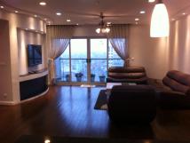 Cho thuê CHCC Vincom Center Bà Triệu, 161m2, 3 phòng ngủ, đủ nội thất sang trọng lịch lãm Cho thuê CHCC Vincom Center Bà Triệu, 161m2, 3 phòng ngủ, đủ nội thất sang trọng lịch lãm