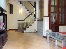 Cho thuê nhà riêng kinh doanh sần uất khu vực phố Thái Hà. Cho thuê nhà riêng kinh doanh sần uất khu vực phố Thái Hà.