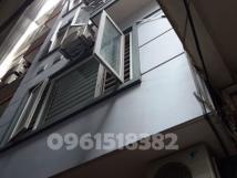 Bán nhà phố Cầu Giấy. Diện tích xây dựng: 35m2 x 5 tầng. Giá 3,2 tỷ. LH 0961518382 Bán nhà phố Cầu Giấy. Diện tích xây dựng: 35m2 x 5 tầng. Giá 3,2 tỷ. LH 0961518382