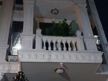 Nhà bán gấp Mặt tiền Nguyễn Văn Nghi 90m2, 2 Lầu giá 10.5 tỷ Nhà bán gấp Mặt tiền Nguyễn Văn Nghi 90m2, 2 Lầu giá 10.5 tỷ