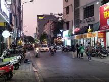 Chính chủ cần sang lại mặt bằng kinh doanh ở phố Nguyễn Văn Tuyết, Đống Đa, HN Chính chủ cần sang lại mặt bằng kinh doanh ở phố Nguyễn Văn Tuyết, Đống Đa, HN